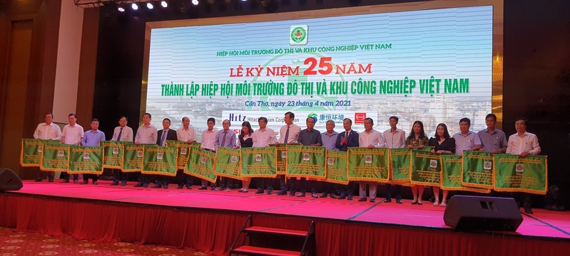 Kỷ niệm 25 năm thành lập Hiệp hội Môi trường Đô thị & KCN Việt Nam 