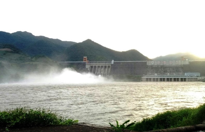 Thuỷ điện Tuyên Quang mở cửa xả đáy bảo đảm an toàn cho hồ chứa