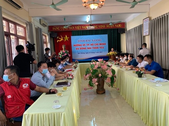 Các đồng chí lãnh đạo tỉnh Bắc Giang tham dự, động viên Đoàn trước khi lên đường vào Nam