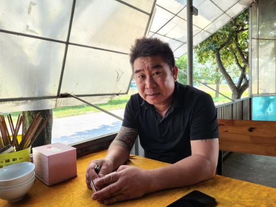 Chủ nhà hàng tại Hà Tĩnh gom ve chai, trích lợi nhuận giúp dân nghèo