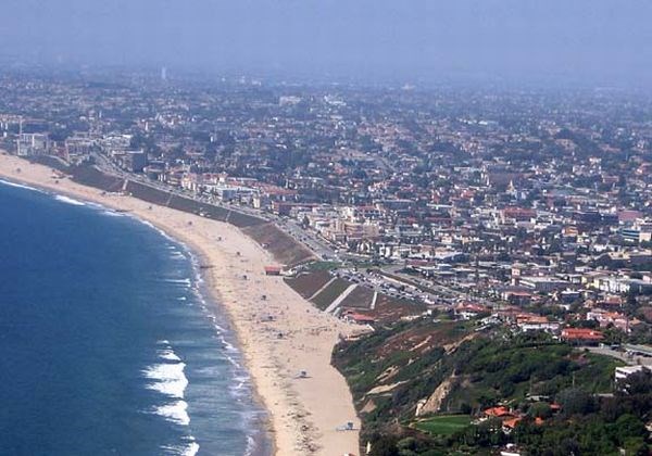Một đoạn bờ biển Los Angeles. (Nguồn: beacheszone.com)