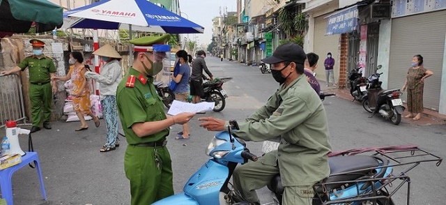 luc-luong-cong-an-thu-do-cang-minh-kiem-soat-phong-chong-dich-benh-9